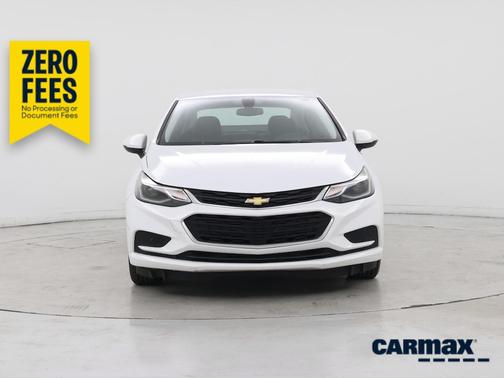 White 2017 Chevrolet Cruze LT