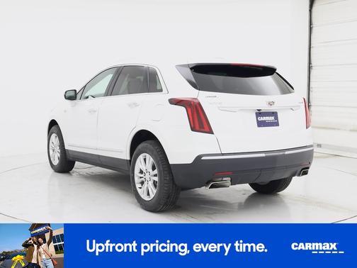 White 2023 Cadillac XT5 Luxury