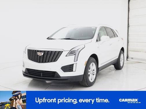 White 2023 Cadillac XT5 Luxury