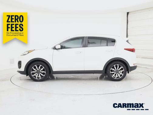 White 2017 Kia Sportage EX