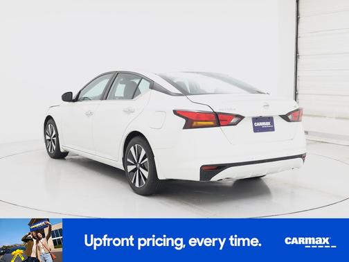 White 2021 Nissan Altima SV