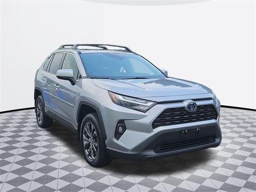 2022 Toyota RAV4 Hybrid XLE Premium