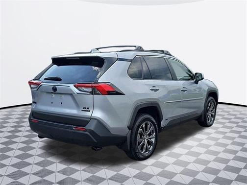 2022 Toyota RAV4 Hybrid XLE Premium
