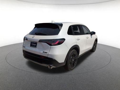 Platinum White 2027 Honda HR-V Sport