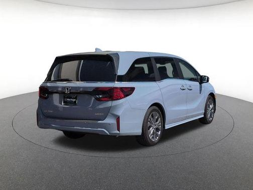 Sonic Gray Pearl 2026 Honda Odyssey Touring