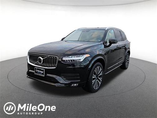 2022 Volvo XC90 T6 Momentum 7 Passenger
