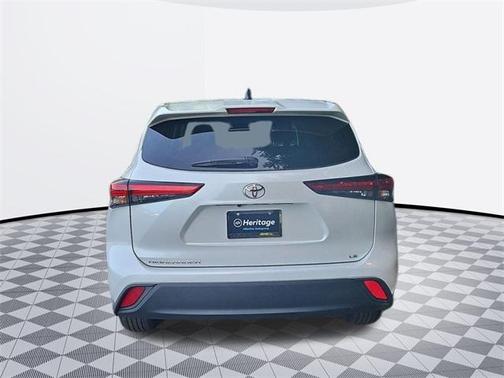 2022 Toyota Highlander LE