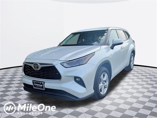 2022 Toyota Highlander LE
