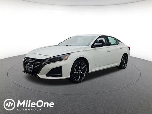 White 2024 Nissan Altima 2.5 SR