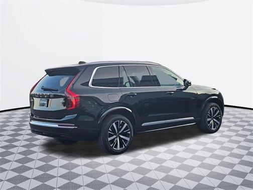 2025 Volvo XC90 B5 Core