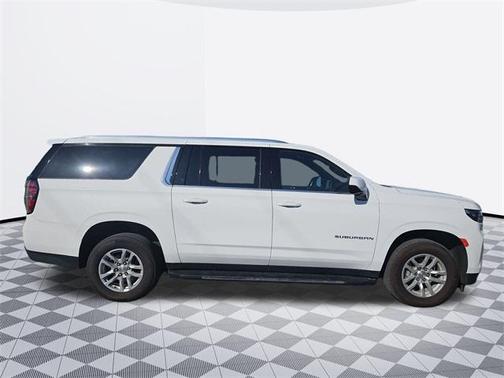 2023 Chevrolet Suburban LT