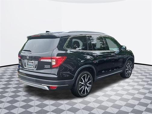 2022 Honda Pilot Touring 7-Passenger