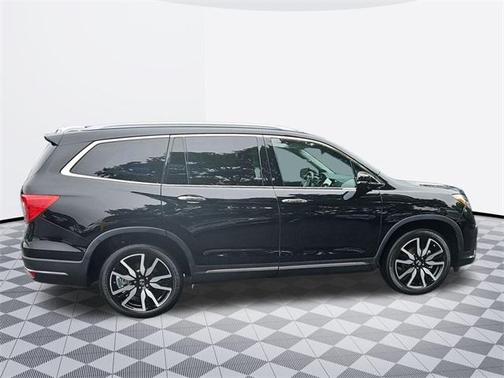 2022 Honda Pilot Touring 7-Passenger
