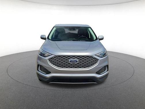 Iconic Silver Metallic 2024 Ford Edge SEL