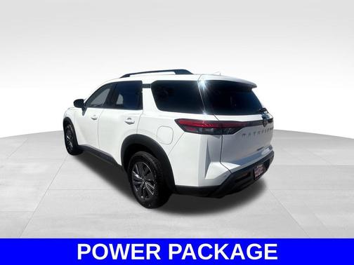 2025 Nissan Pathfinder SV FWD