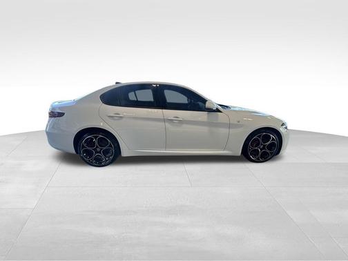 2022 Alfa Romeo Giulia Ti