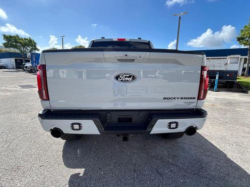 Avalanche 2026 Ford F-150 Lariat