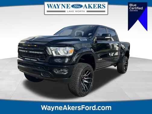 Diamond Black Crystal Pearlcoat 2022 RAM 1500 Big Horn/Lone Star