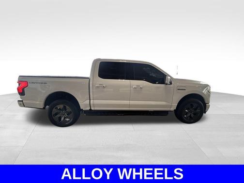 2022 Ford F-150 Lightning LARIAT