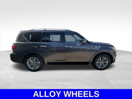 2022 INFINITI QX80 Luxe