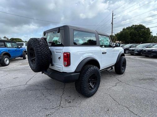 Oxford White 2026 Ford Bronco Base