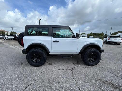 Oxford White 2026 Ford Bronco Base