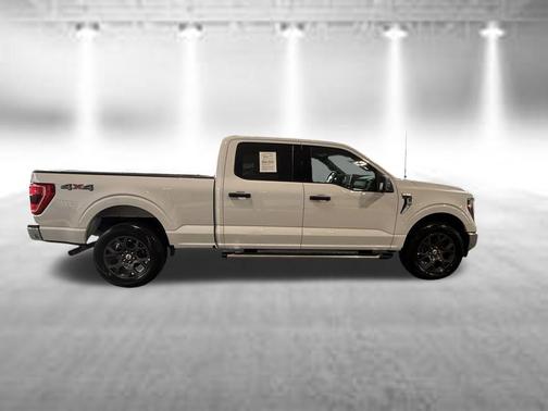 Oxford White 2023 Ford F-150 XLT