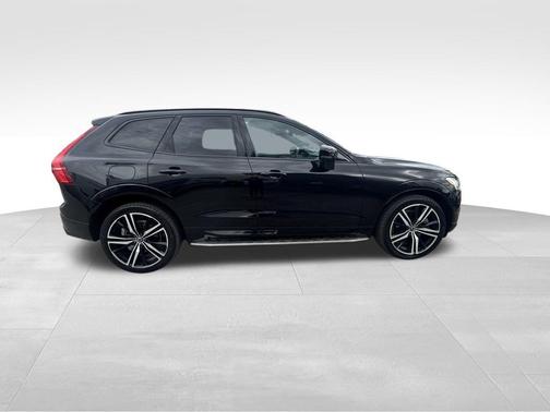 2021 Volvo XC60 Recharge Plug-In Hybrid T8 R-Design