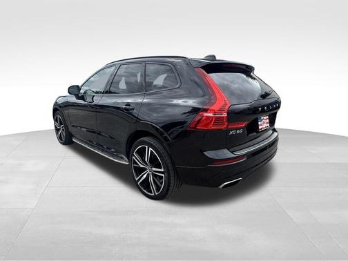 2021 Volvo XC60 Recharge Plug-In Hybrid T8 R-Design