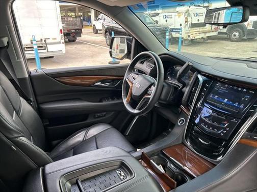 2017 Cadillac Escalade Premium Luxury