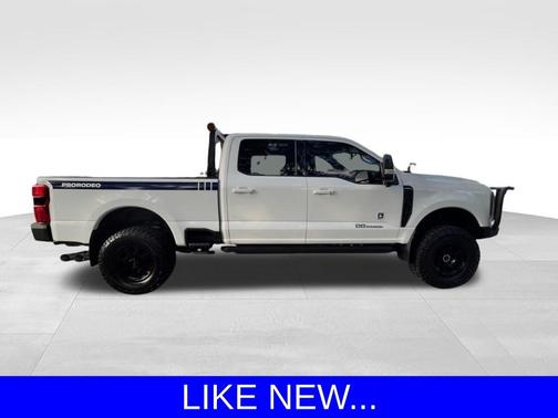 Oxford White 2025 Ford F-250 Lariat