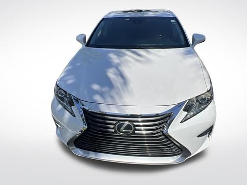 Eminent White Pearl 2017 Lexus ES 350 Base