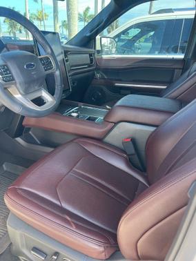 Star White Metallic Tri-Coat 2024 Ford Expedition Limited