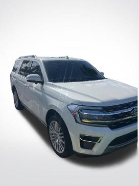 Star White Metallic Tri-Coat 2024 Ford Expedition Limited