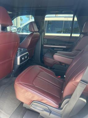 Star White Metallic Tri-Coat 2024 Ford Expedition Limited