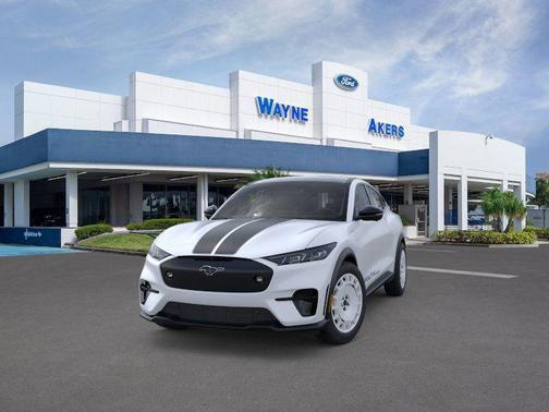 Star White Metallic Tri-Coat 2025 Ford Mustang Mach-E GT