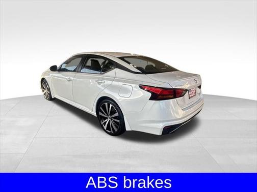 2020 Nissan Altima SR FWD