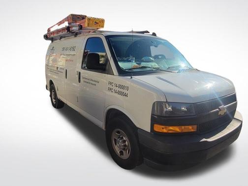 Summit White 2020 Chevrolet Express 2500 Work Van