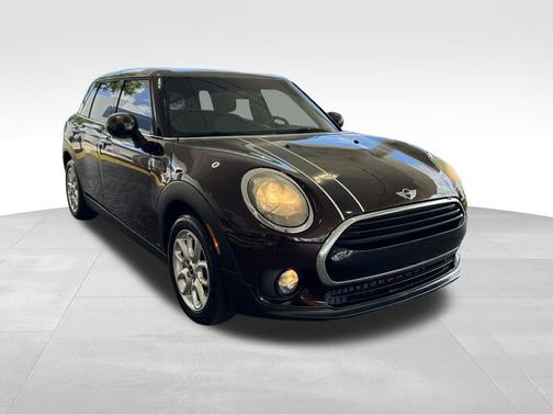 Burgundy Metallic 2017 MINI Clubman Cooper