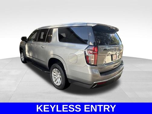 2023 Chevrolet Suburban LT