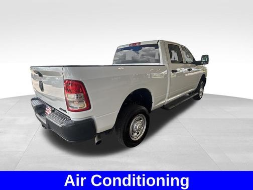 2024 RAM 2500 Tradesman Crew Cab 4x4 6'4' Box