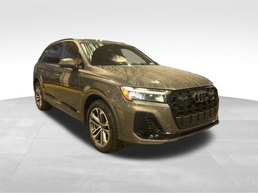 2025 Audi Q7 45 Premium Plus