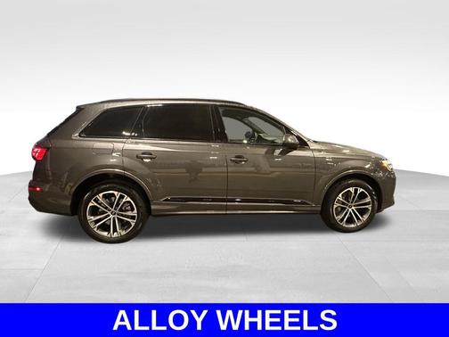 2025 Audi Q7 45 Premium Plus