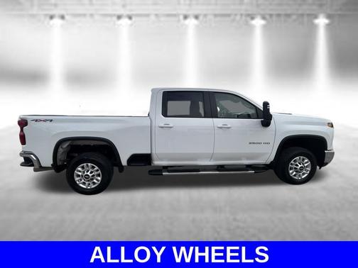 Summit White 2025 Chevrolet Silverado 2500 LT