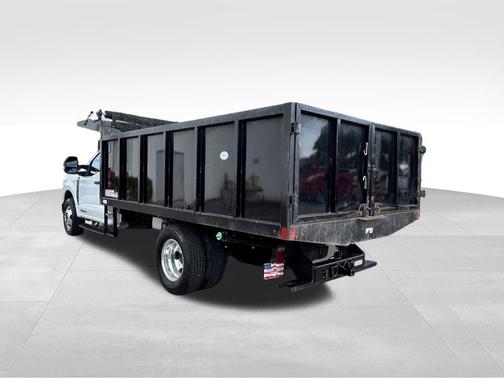 Oxford White 2023 Ford F-350 XL