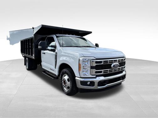 Oxford White 2023 Ford F-350 XL