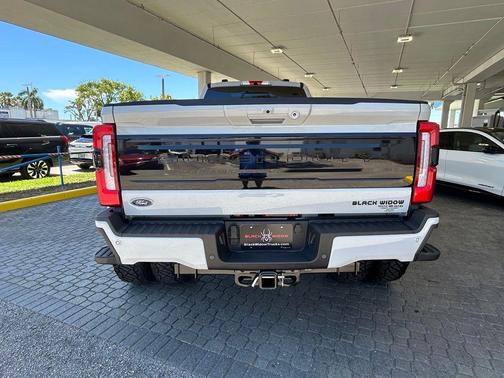 Avalanche 2026 Ford F-350 Platinum