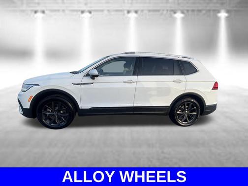 Pure White 2024 Volkswagen Tiguan 2.0T SE