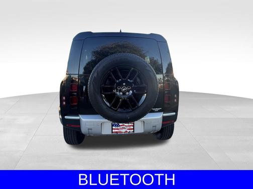 2025 Land Rover Defender 110 P300