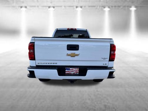 Summit White 2019 Chevrolet Silverado 1500 Custom